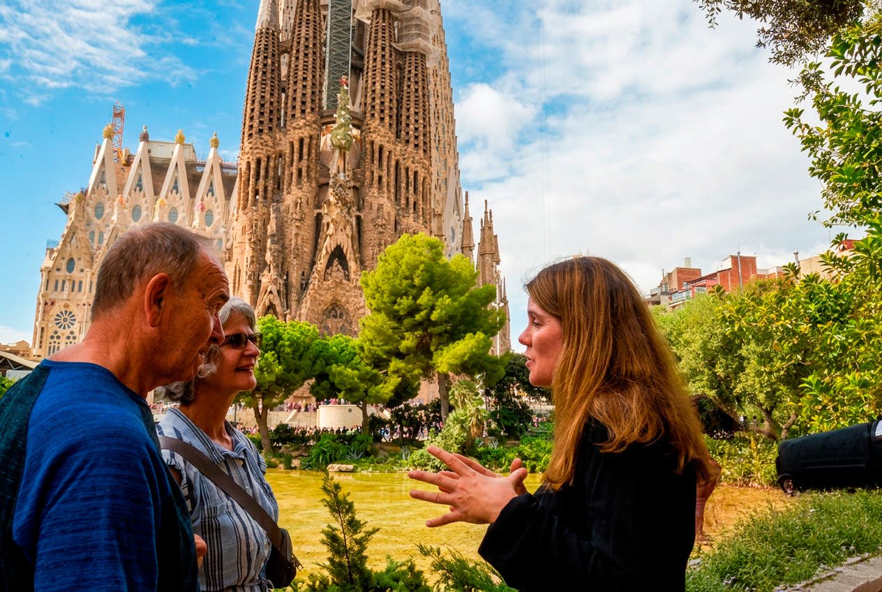 Senior travelers on a private tour in Barcelona's Born district